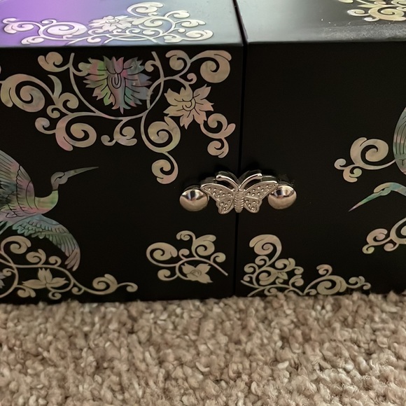 New (without tags) Korean Jewelry Box - Picture 4 of 7